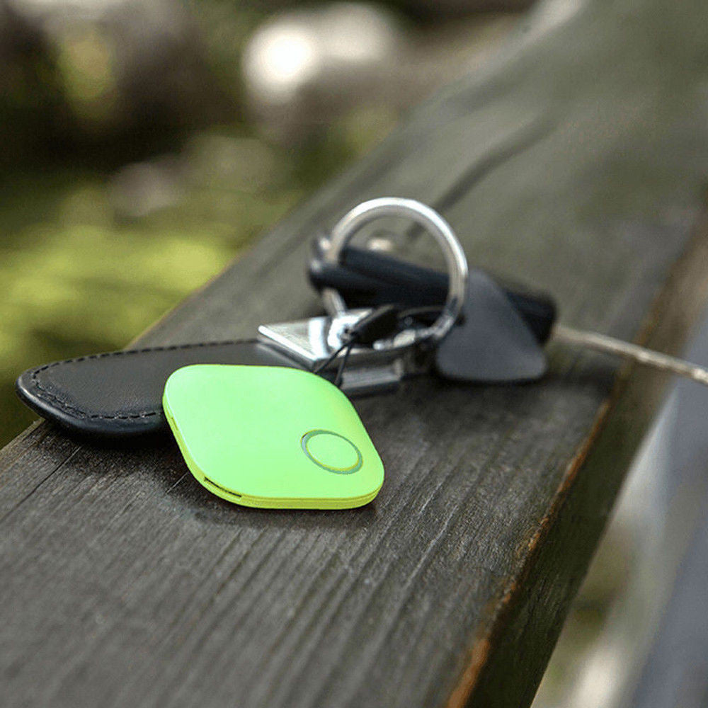 Bluetooth Tag finder is attached to the car key and placed on the balcony